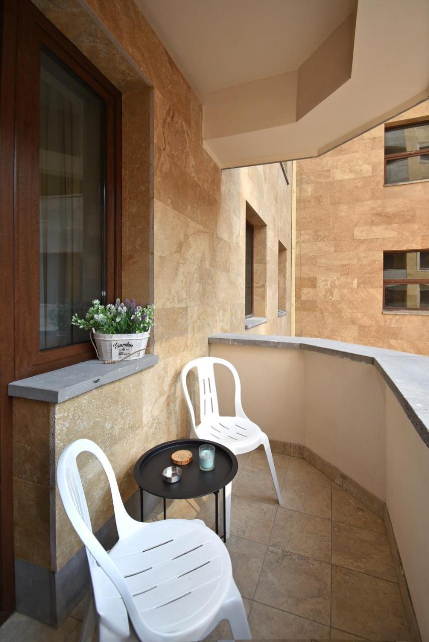 Yerevan4You Patio ภายนอก รูปภาพ